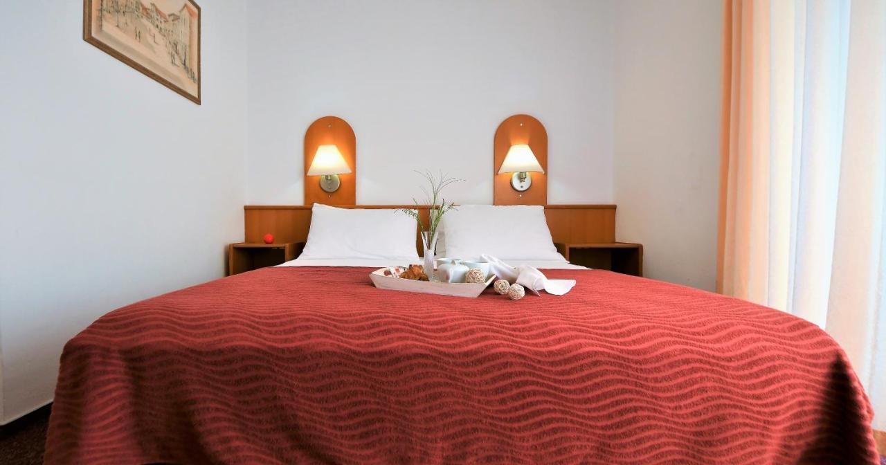 Hotel Alkar Sinj Ngoại thất bức ảnh